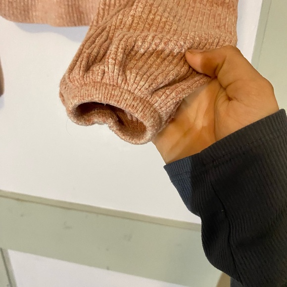 pink crop sweater - Picture 6 of 6